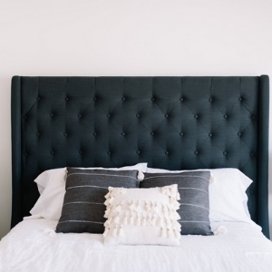 DEEP BUTTON DIAMOND HEADBOARD